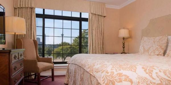 Red Coach Inn - 72