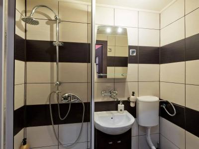 70s - 8