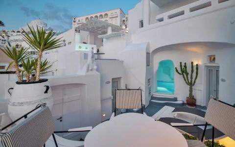 Trieris Villa & Suites - 51