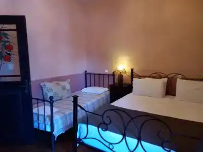 Mythos Guesthouse - 36