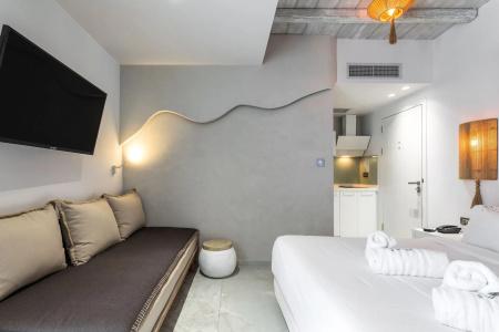 Blue Carpet Luxury Suites - 185