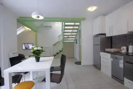 Central Park Residence - 118