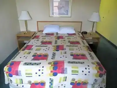Homestyle Inn and Suites - 37