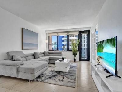 The Alexander All Suites - 103