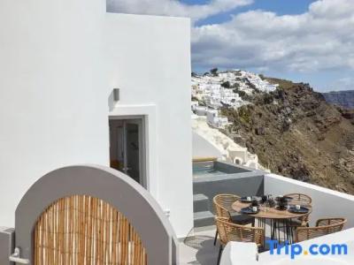Allure Breeze Suites - 152