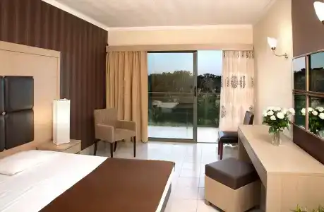 Kipriotis Hippocrates - Adults Only - 45