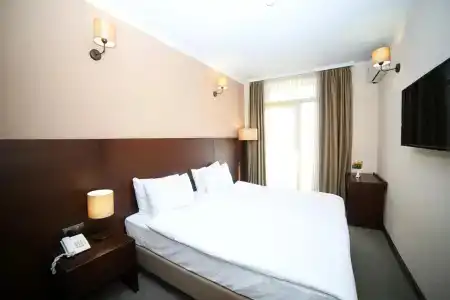 Corner Inn - 5
