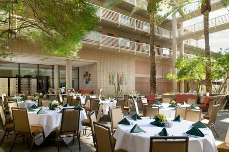 DoubleTree Suites by Hilton Phoenix - 26