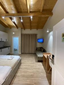 Rias Penthouse Suites - 199