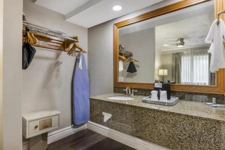 Best Western Pier Point Inn - 55