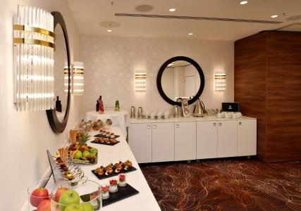 Best Western Plus Delta Park - 12