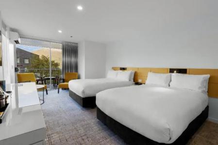 Scenic Suites - 102