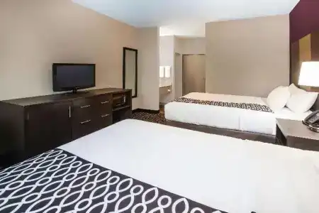 La Quinta Inn by Wyndham Indianapolis North at Pyramids - 22