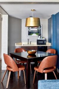 Four Points by Sheraton Downtown - 62