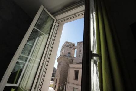 Hôtel Des Arts, Artisanal et Indépendant - 39