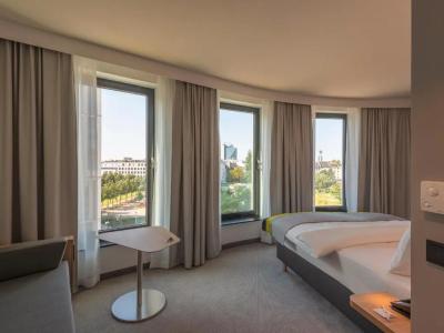 Holiday Inn Express - 40