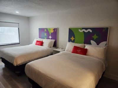 TraveInn & Suites by Wyndham Airport - 35