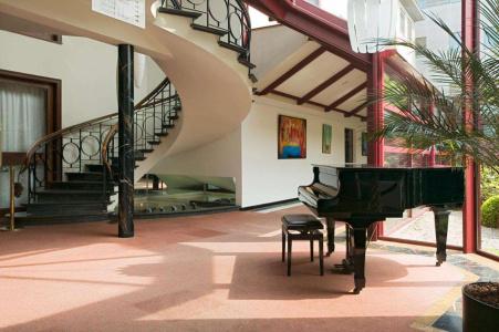 Golden Tulip de’ Medici - 30