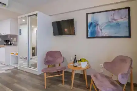 Bio Suites - 198