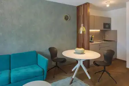 DD Suites Serviced - 114
