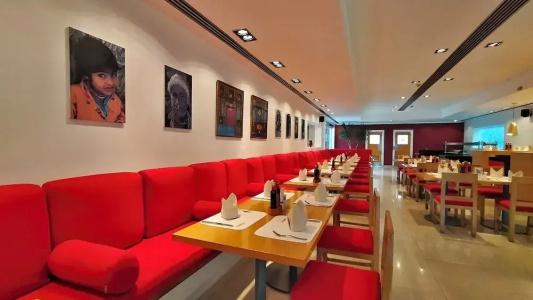 Camel Dive Club & - Boutique - 26