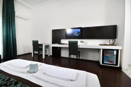 Doc's Wellness & Spa - 2