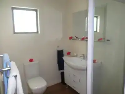 Hillside Retreat - 8