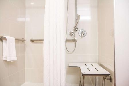 Hampton Inn Charleston-Daniel Island - 6