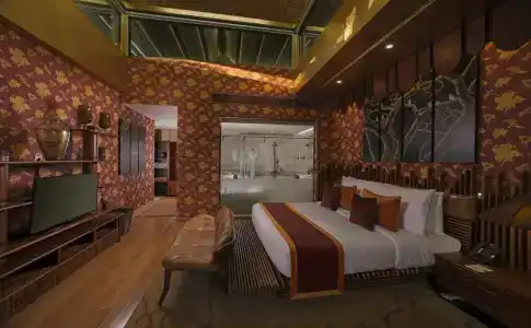 Reef Boutique - 1