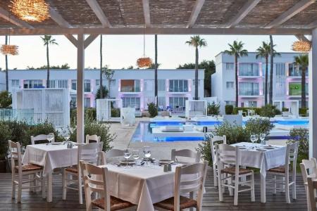 So White Club Resort - 63