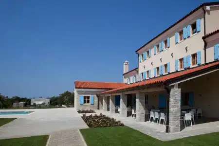 Velanera & Restaurant - 0