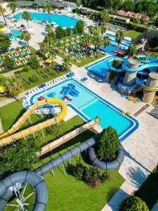 Risus Beach Resort - 7
