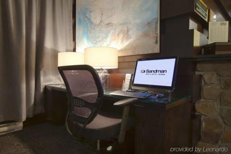 Sandman & Suites - 6