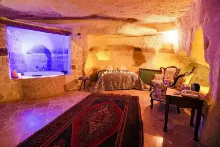 Sinasos Palace Cave - 45
