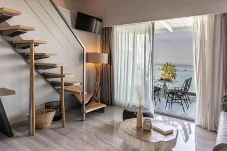 Blue Carpet Luxury Suites - 82