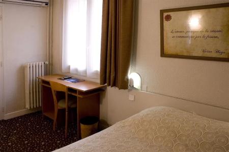 Ours Blanc - Place Victor Hugo - 36