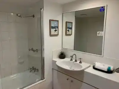 Outrigger Burleigh - 91