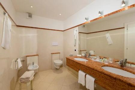 Continental Wellness & Spa - 110