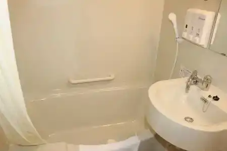 Toyoko Inn Tokyo Shinagawa-eki Takanawa-guchi - 6