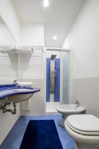 Riviera Luxury Suites - 81