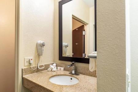 Red Roof Inn Plus+ & Suites Houston – Iah Airport Sw - 41