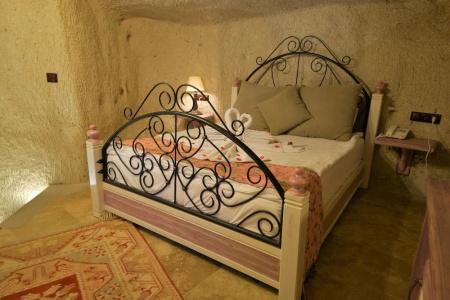 Caftan Cave Suites - 36