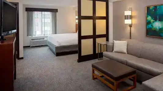 Hyatt Place North Shore - 2