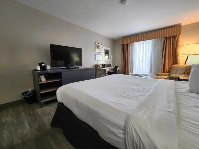 Country Inn & Suites by Radisson, West, KS - 45