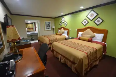 Imperial Inn - 6