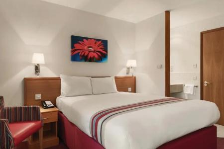 Ramada Cambridge - 20