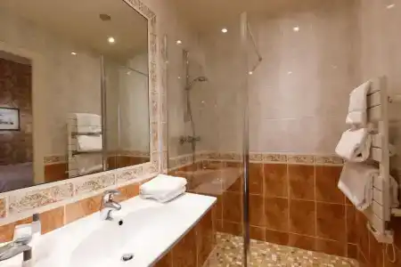 Best Western Premier Grand Monarque & Spa - 58