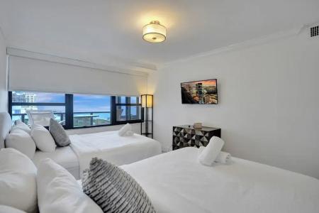 The Alexander All Suites - 449