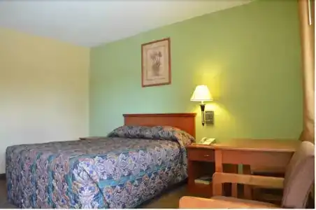 Royal Inn Of - 5