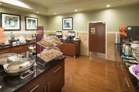 Hampton Inn & Suites-Downtown - 11